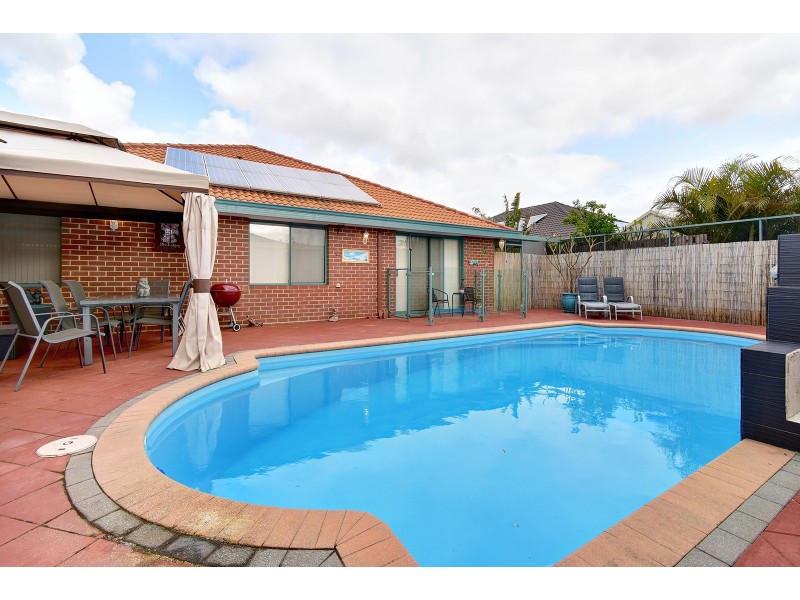 27 Allanbi Circle, Carramar WA 6031