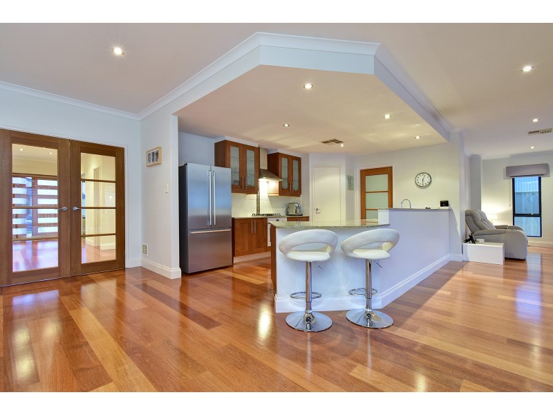 26 Eastman Turn, Tapping WA 6065