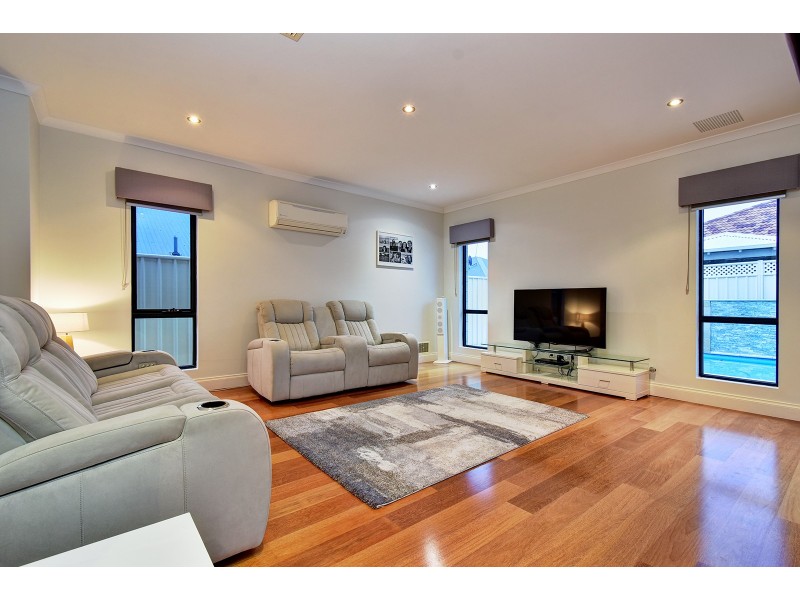 26 Eastman Turn, Tapping WA 6065