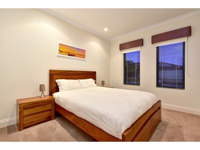 26 Eastman Turn, Tapping WA 6065