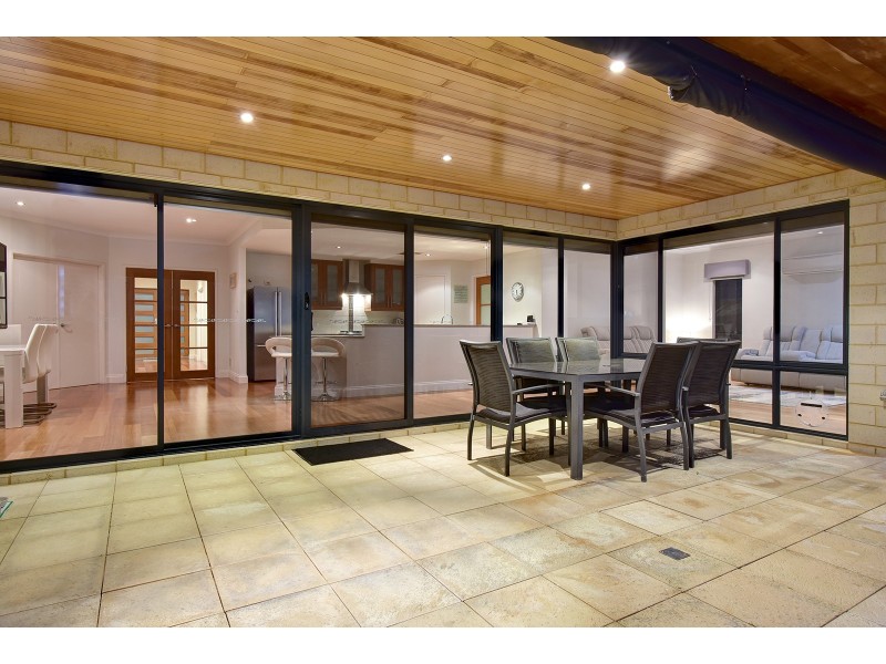 26 Eastman Turn, Tapping WA 6065