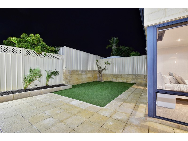 26 Eastman Turn, Tapping WA 6065