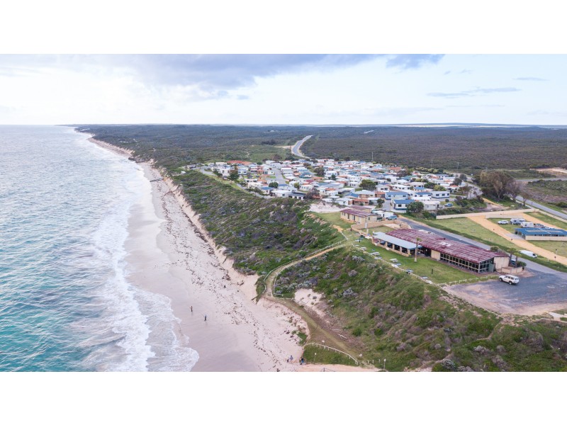 8 Douglas Street, Seabird WA 6042