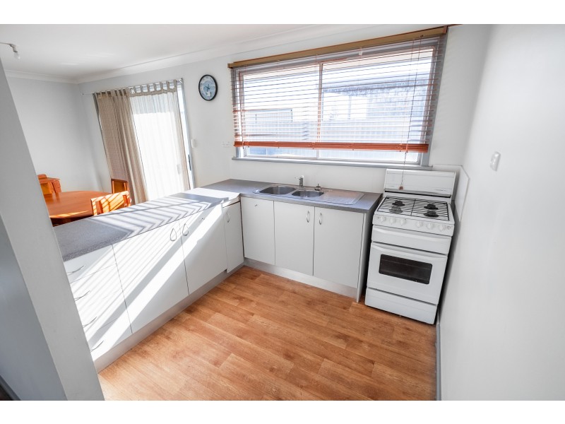 8 Douglas Street, Seabird WA 6042