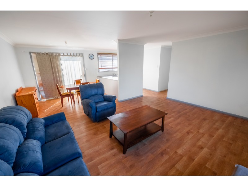 8 Douglas Street, Seabird WA 6042