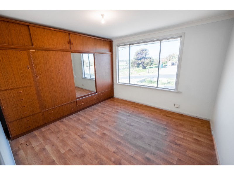 8 Douglas Street, Seabird WA 6042