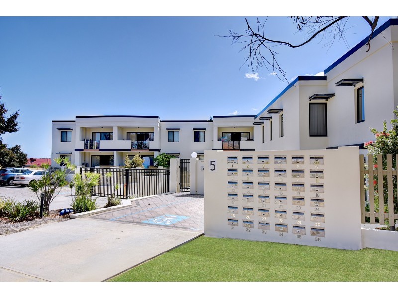 23/5 Eastleigh Loop, Currambine WA 6028