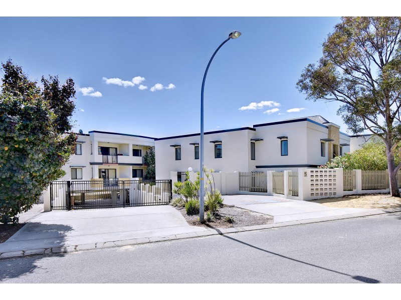 23/5 Eastleigh Loop, Currambine WA 6028