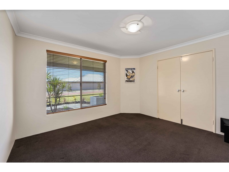 4 Phoenix Terrace, Hocking WA 6065
