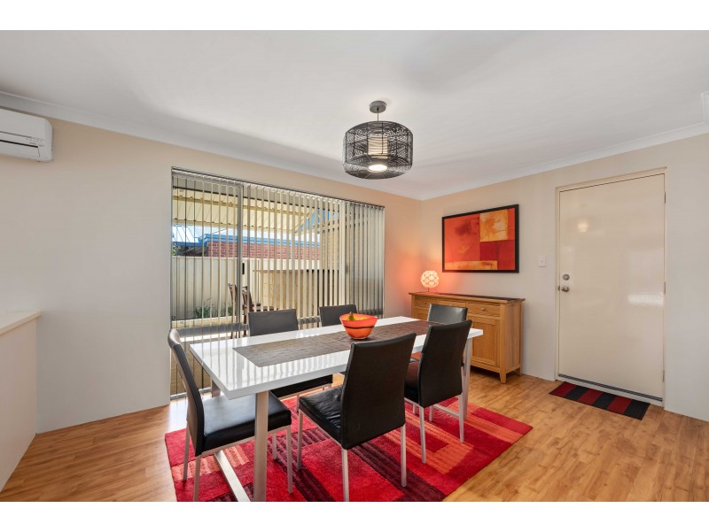 4 Phoenix Terrace, Hocking WA 6065