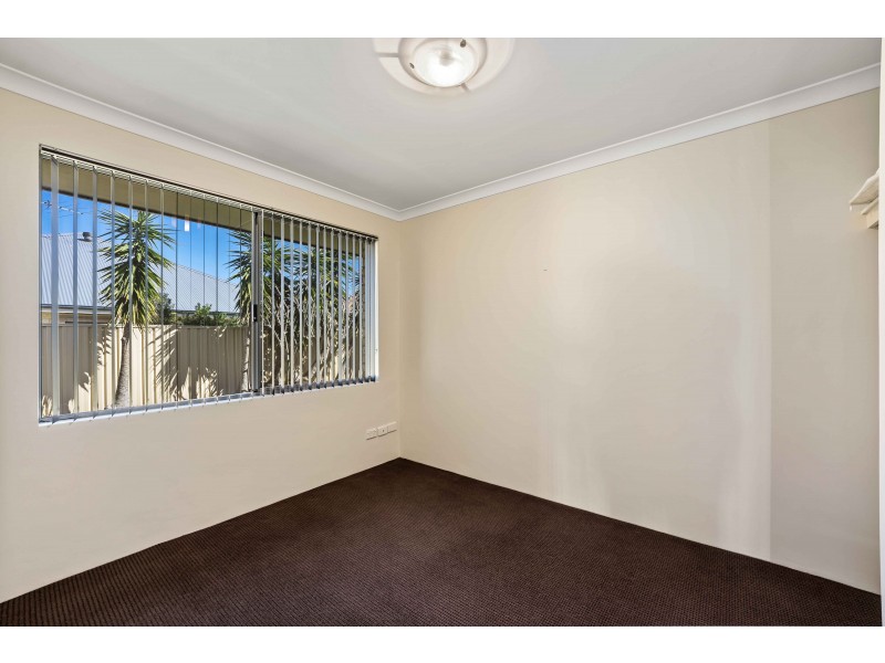 4 Phoenix Terrace, Hocking WA 6065