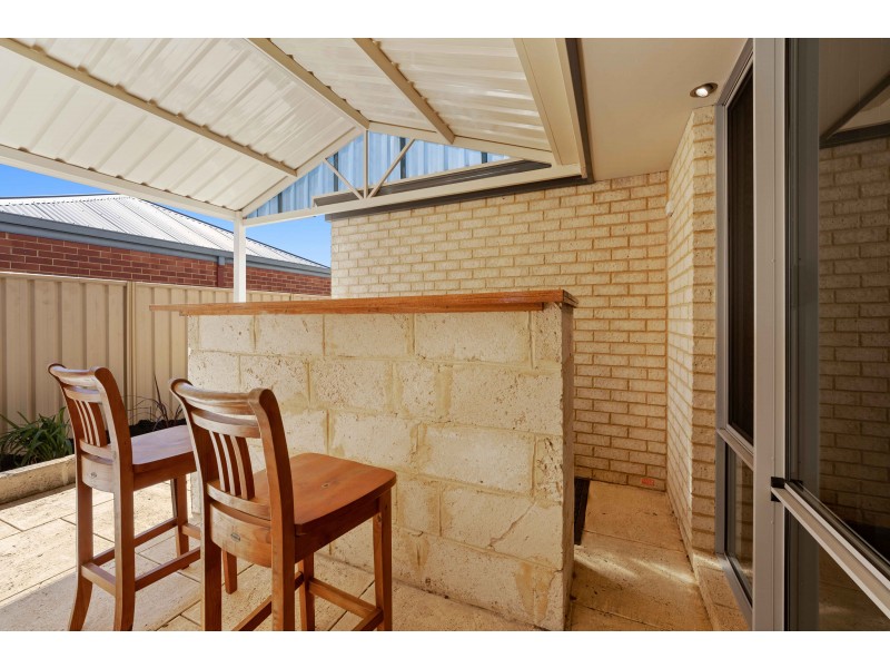 4 Phoenix Terrace, Hocking WA 6065