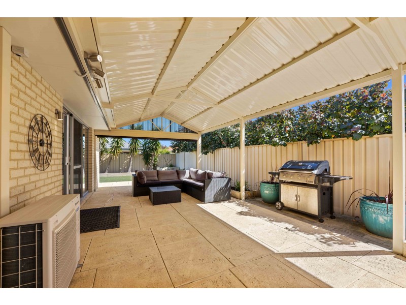 4 Phoenix Terrace, Hocking WA 6065
