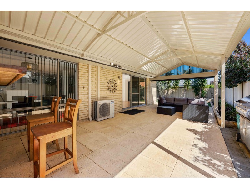 4 Phoenix Terrace, Hocking WA 6065