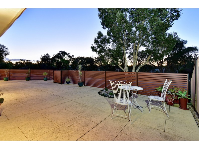 22 Willeroo Chase, Carramar WA 6031