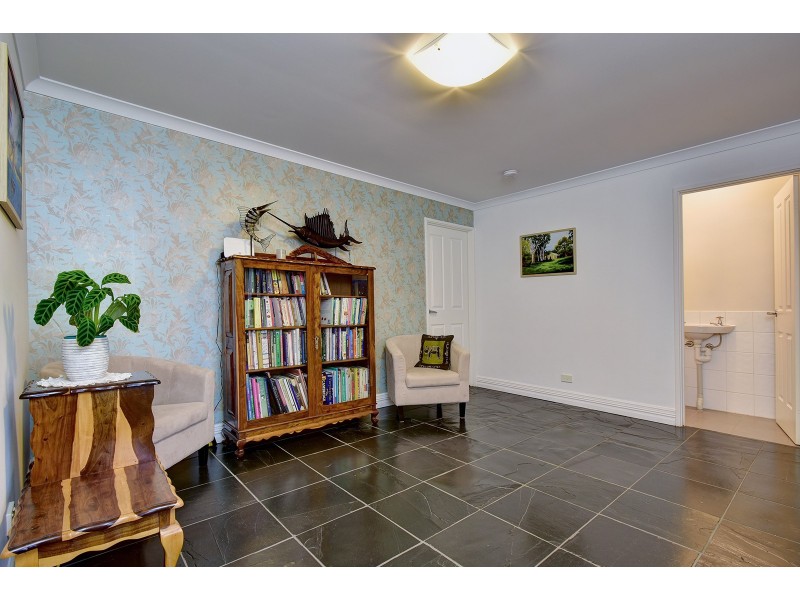 22 Willeroo Chase, Carramar WA 6031