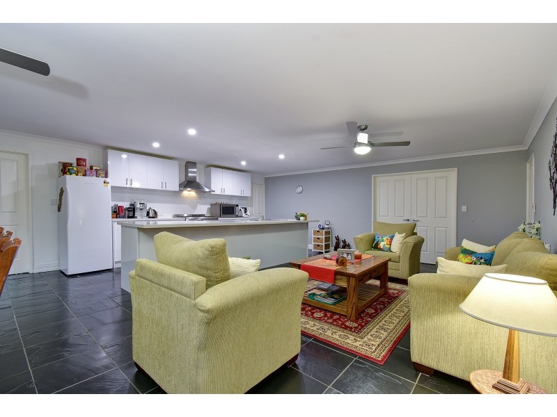 22 Willeroo Chase, Carramar WA 6031