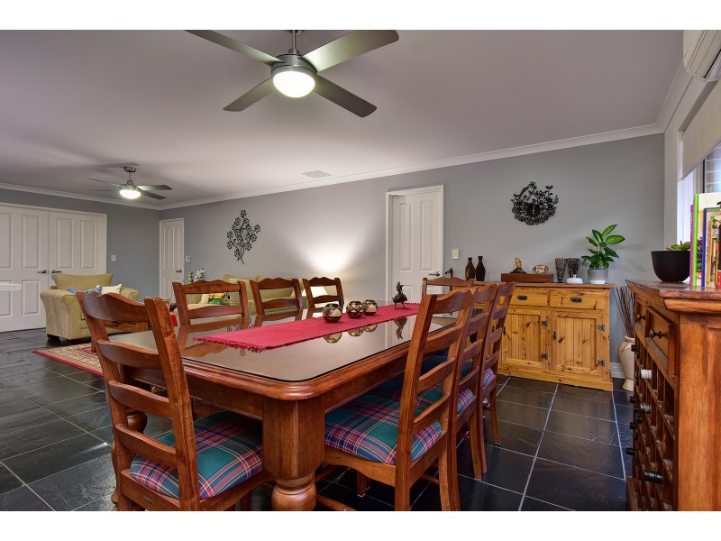 22 Willeroo Chase, Carramar WA 6031