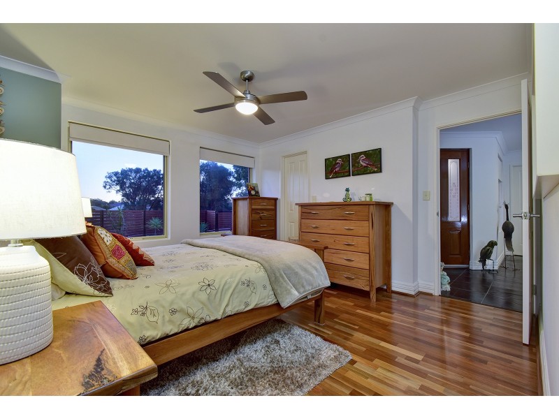 22 Willeroo Chase, Carramar WA 6031