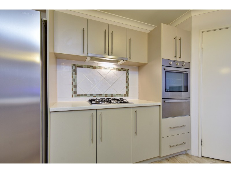 25 Lauderdale Ramble, Carramar WA 6031