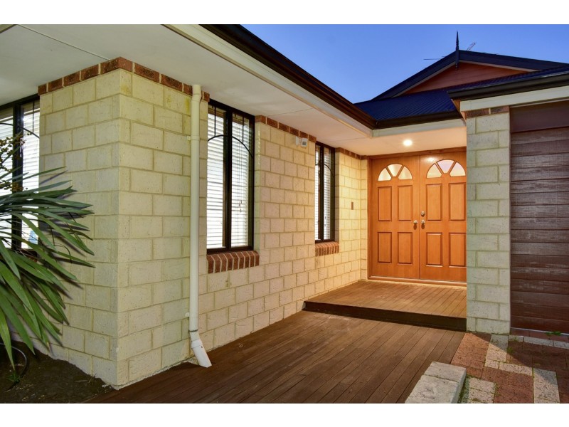 23 Allanbi Circle, Carramar WA 6031