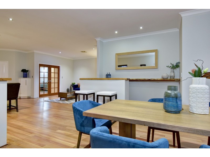 23 Allanbi Circle, Carramar WA 6031