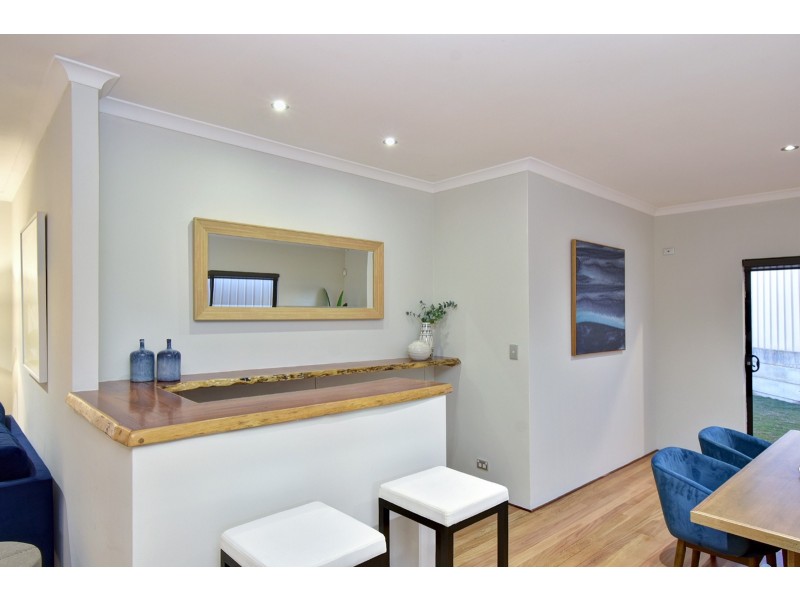 23 Allanbi Circle, Carramar WA 6031