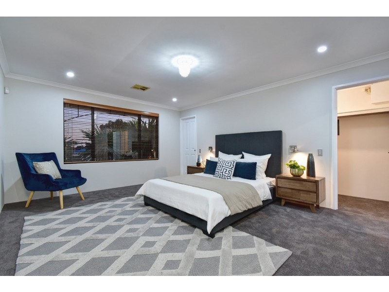 23 Allanbi Circle, Carramar WA 6031