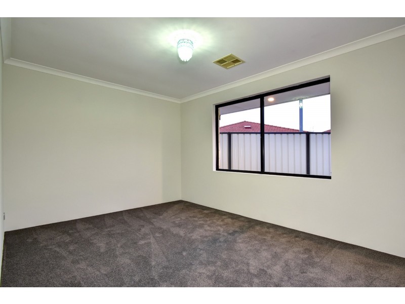 23 Allanbi Circle, Carramar WA 6031
