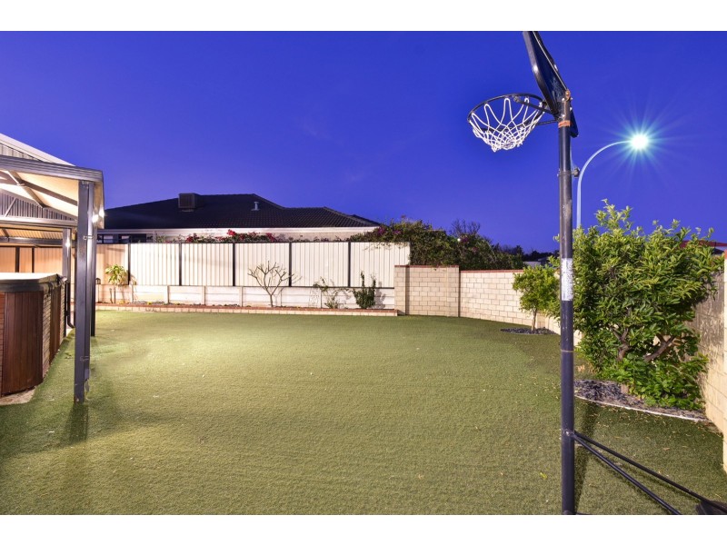 23 Allanbi Circle, Carramar WA 6031
