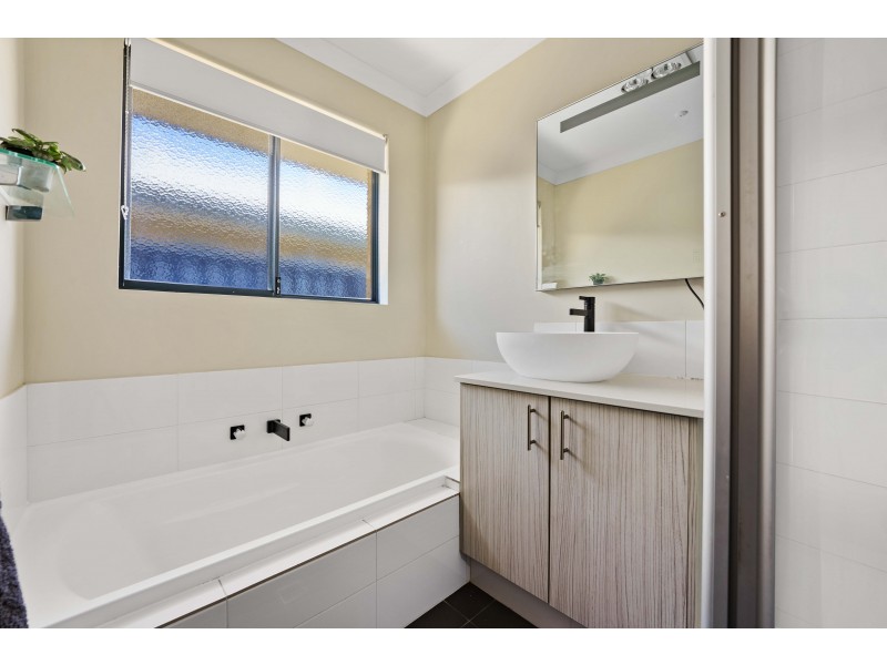 50 Goundrey Drive, Pearsall WA 6065