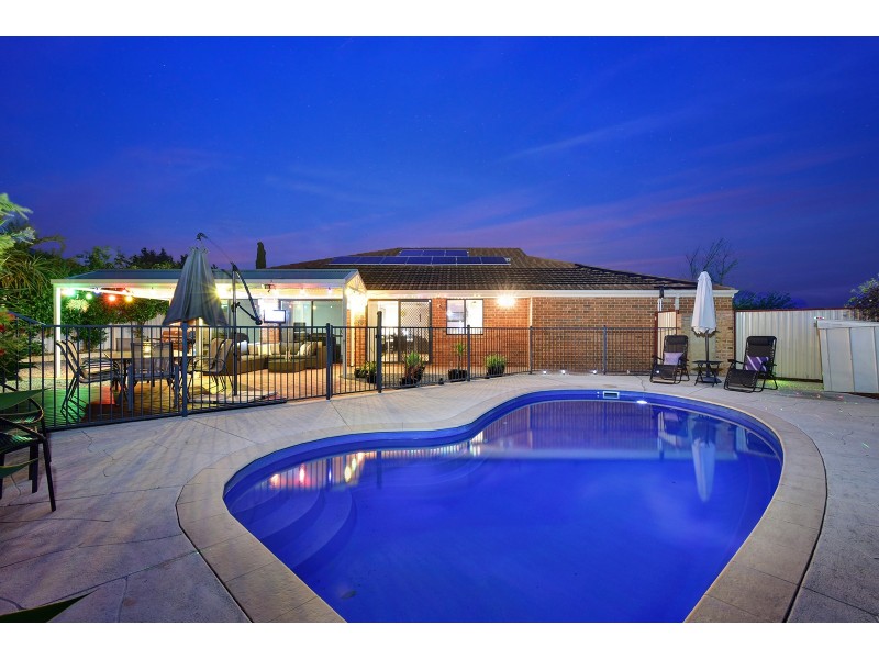 36 Strathalbyn Loop, Carramar WA 6031