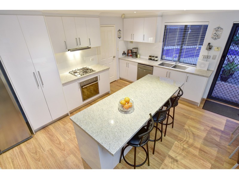 36 Strathalbyn Loop, Carramar WA 6031