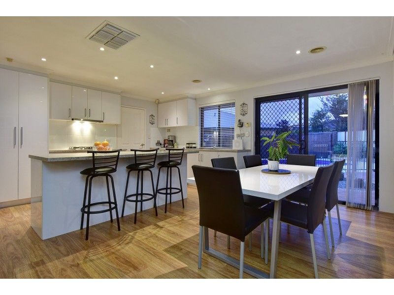 36 Strathalbyn Loop, Carramar WA 6031