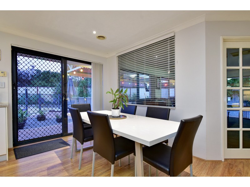 36 Strathalbyn Loop, Carramar WA 6031