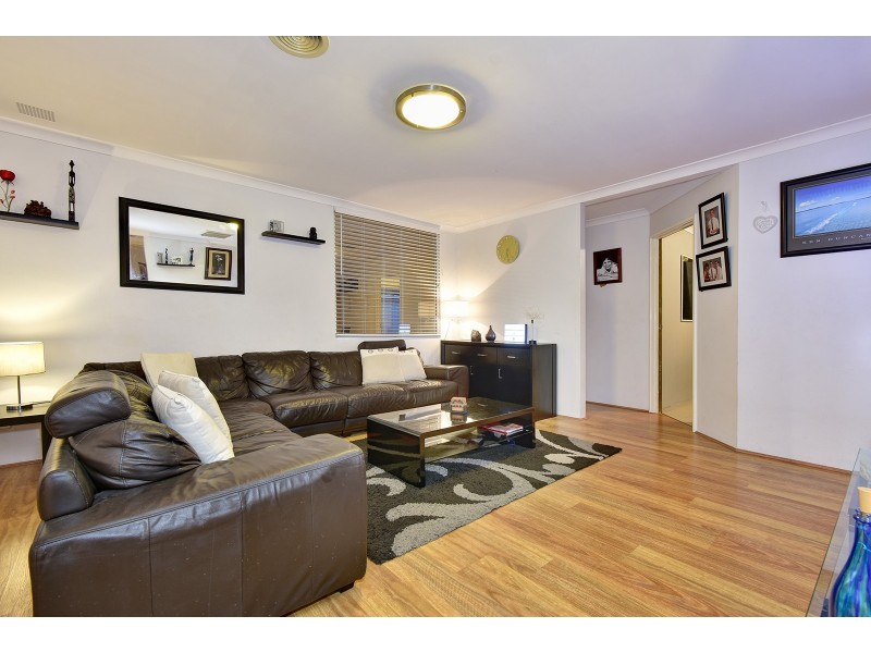 36 Strathalbyn Loop, Carramar WA 6031