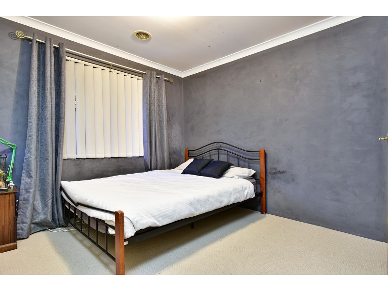 36 Strathalbyn Loop, Carramar WA 6031