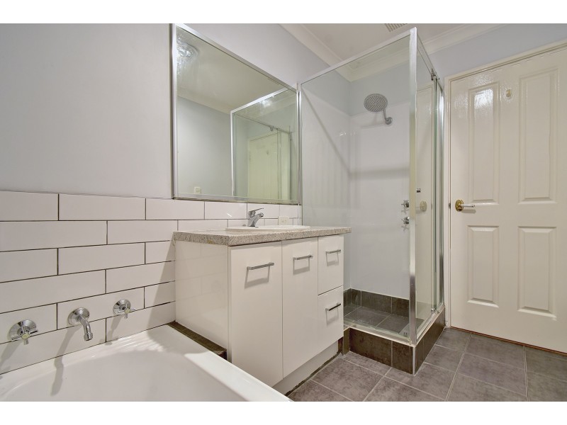 36 Strathalbyn Loop, Carramar WA 6031