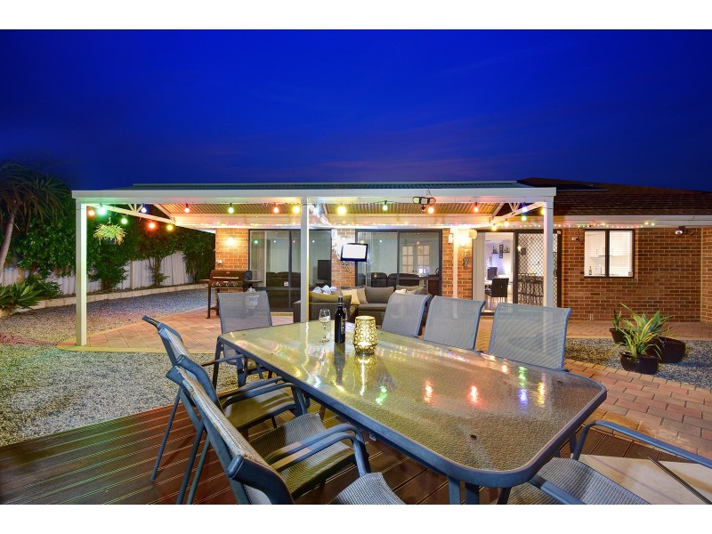 36 Strathalbyn Loop, Carramar WA 6031