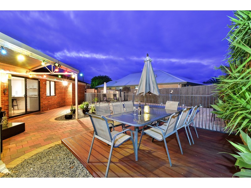 36 Strathalbyn Loop, Carramar WA 6031