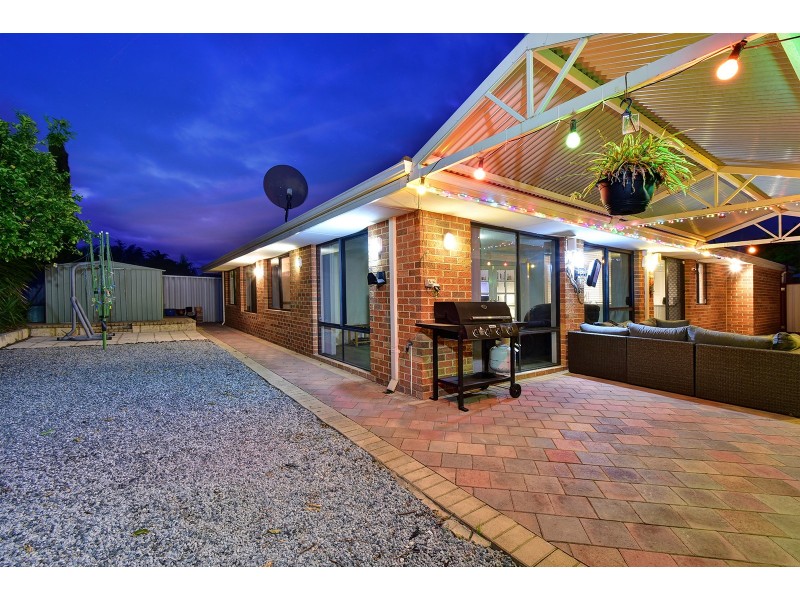 36 Strathalbyn Loop, Carramar WA 6031