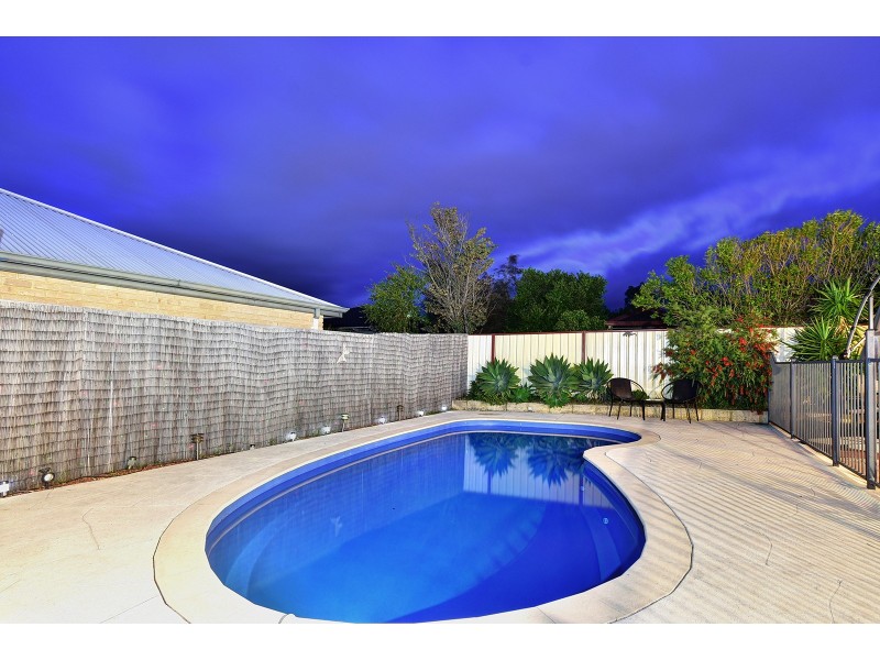 36 Strathalbyn Loop, Carramar WA 6031