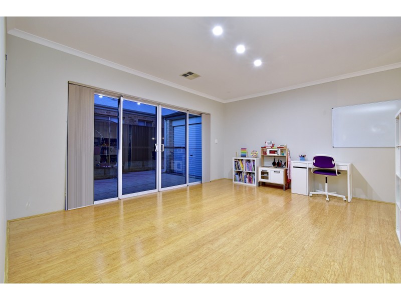 7 Tallerack Street, Carramar WA 6031