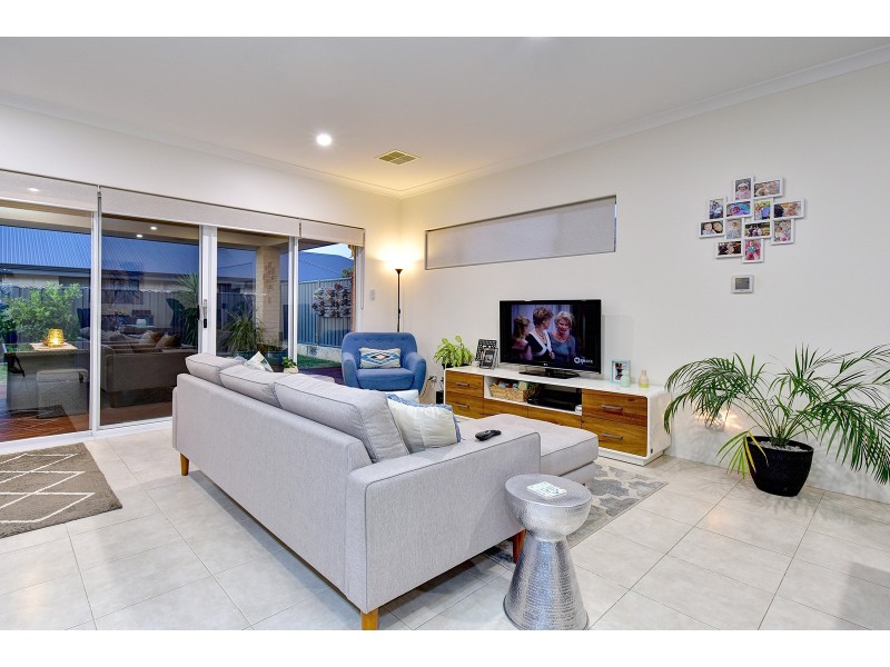 125 Boomerang Loop, Banksia Grove WA 6031