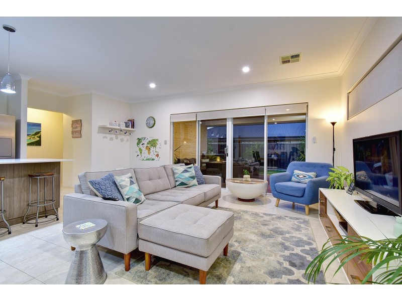 125 Boomerang Loop, Banksia Grove WA 6031