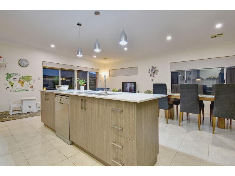 125 Boomerang Loop, Banksia Grove WA 6031