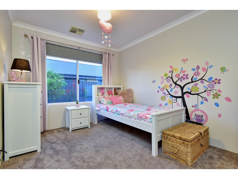 125 Boomerang Loop, Banksia Grove WA 6031