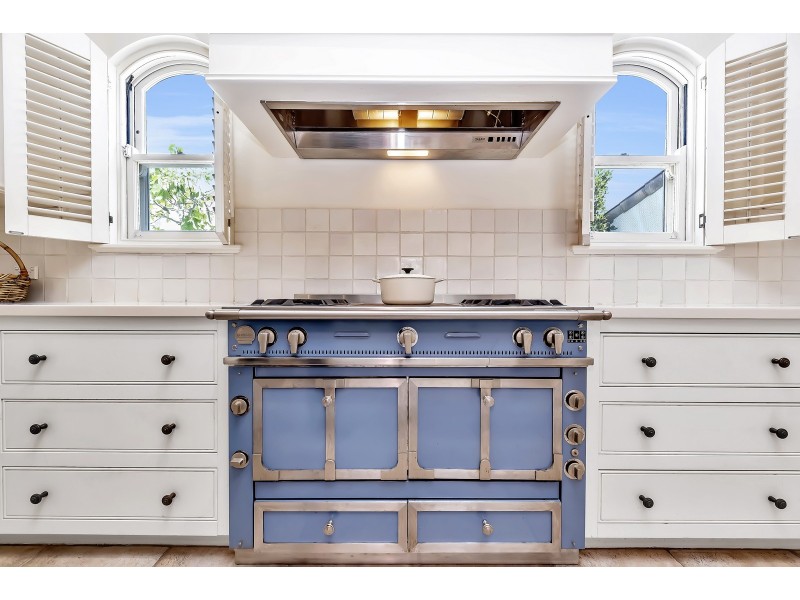 3 Halls Head Parade, Halls Head WA 6210