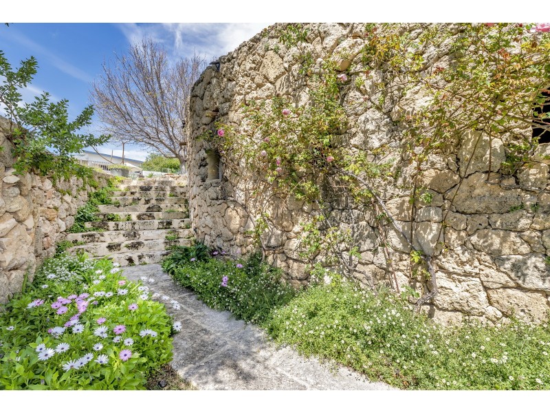 3 Halls Head Parade, Halls Head WA 6210