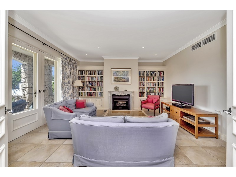 3 Halls Head Parade, Halls Head WA 6210